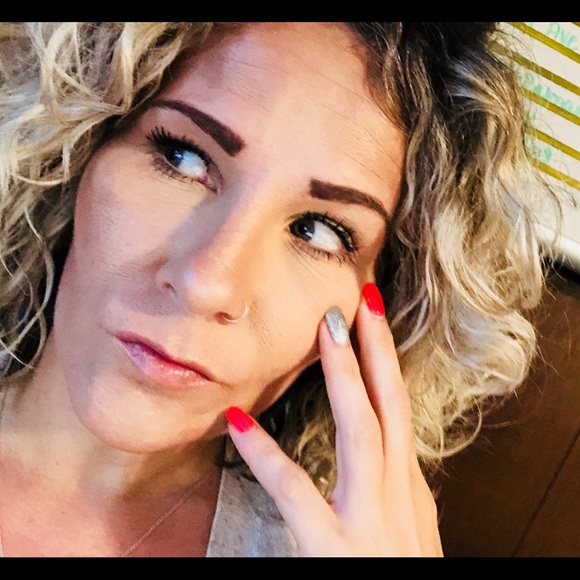 Meet your Posher, Cheryl - Picture 1 of 1